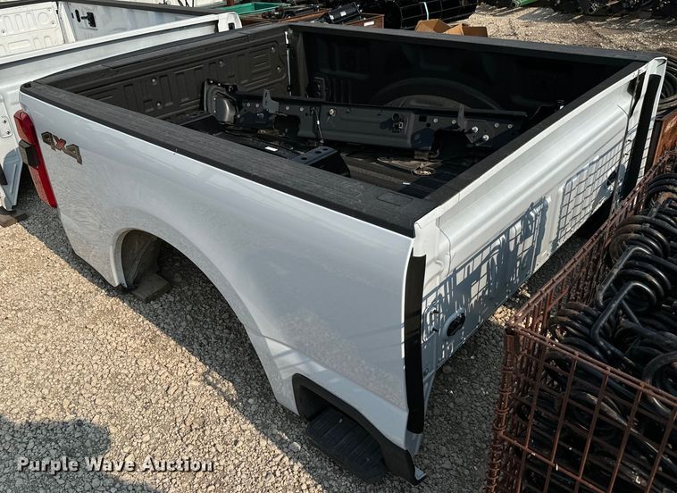 image for item LF9789 2023 Ford F250 Super Duty pickup truck bed