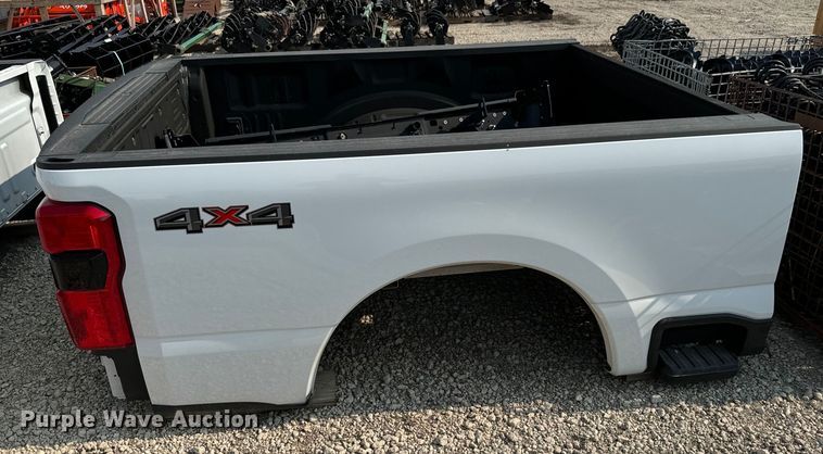 image for item LF9789 2023 Ford F250 Super Duty pickup truck bed