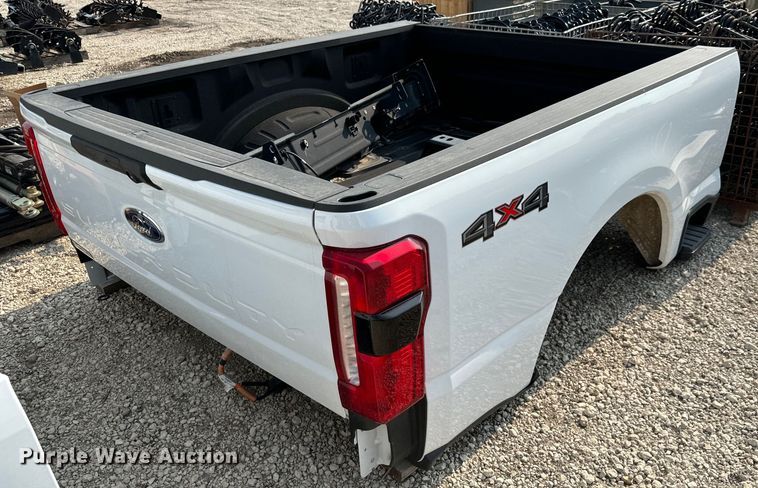 image for item LF9789 2023 Ford F250 Super Duty pickup truck bed