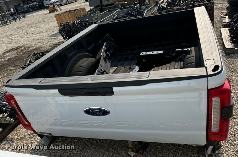 image for item LF9789 2023 Ford F250 Super Duty pickup truck bed