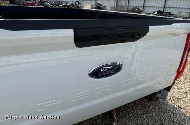 image for item LF9789 2023 Ford F250 Super Duty pickup truck bed