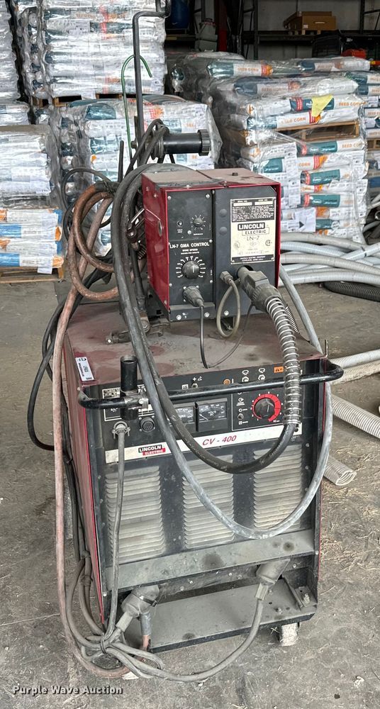 image for item LF9838 Lincoln Electric  CV400 welder
