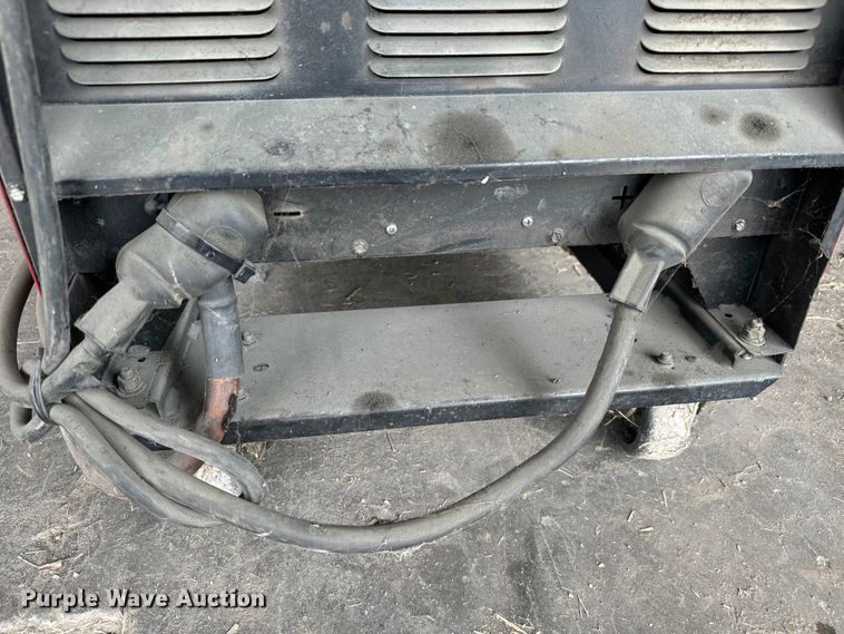 image for item LF9838 Lincoln Electric  CV400 welder