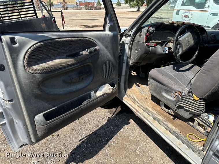 image for item LF9842 1998 Dodge Ram 3500 Laramie SLT Quad Cab dump bed pickup truck