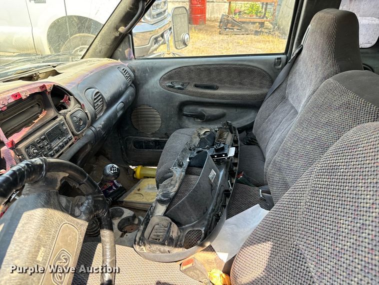 image for item LF9842 1998 Dodge Ram 3500 Laramie SLT Quad Cab dump bed pickup truck