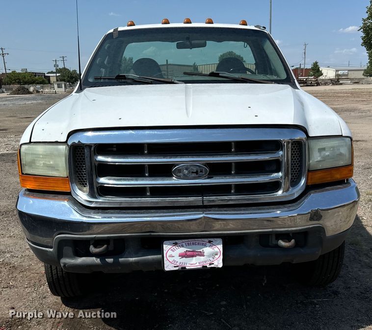 image for item LF9844 1999 Ford F450 Super Duty truck cab and chassis