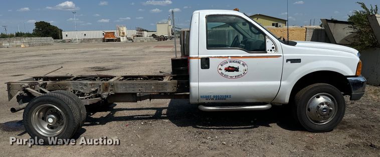 image for item LF9844 1999 Ford F450 Super Duty truck cab and chassis