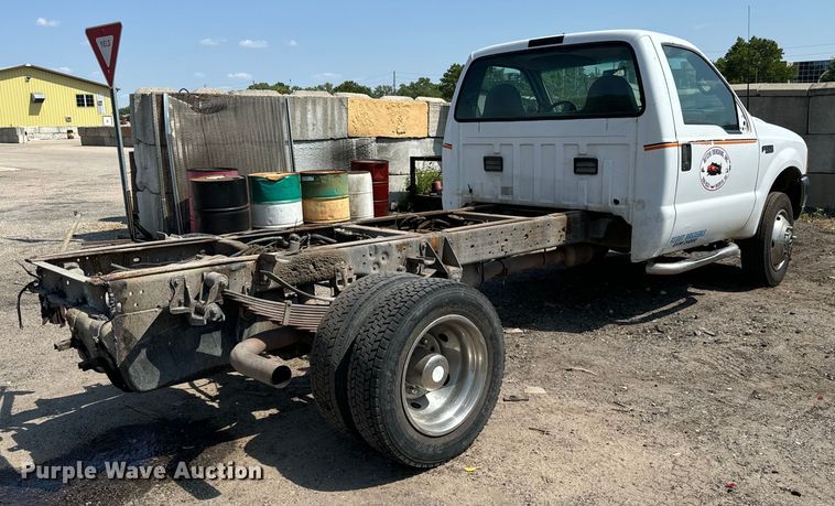 image for item LF9844 1999 Ford F450 Super Duty truck cab and chassis