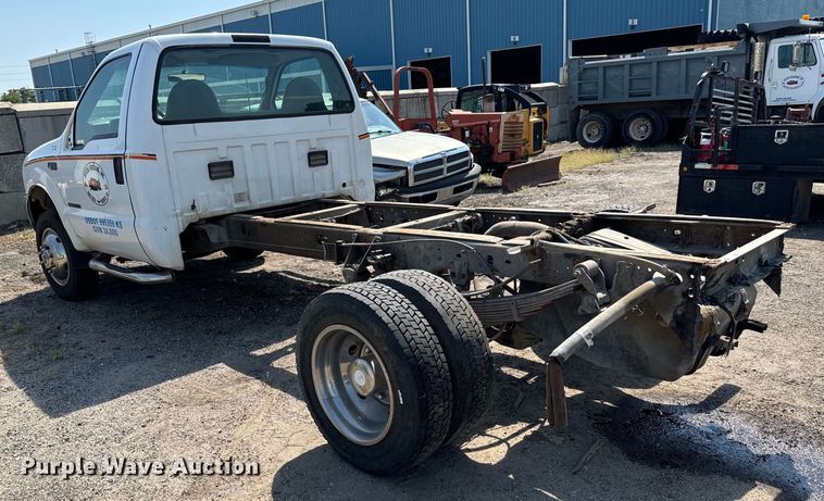 image for item LF9844 1999 Ford F450 Super Duty truck cab and chassis