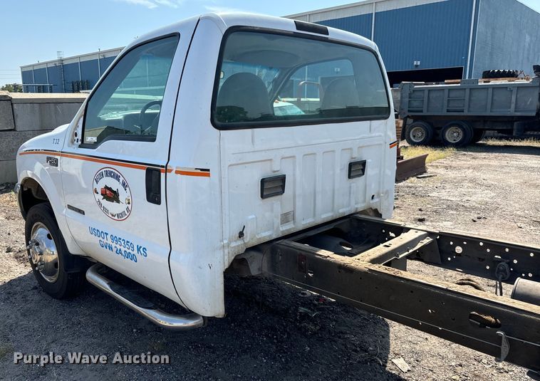 image for item LF9844 1999 Ford F450 Super Duty truck cab and chassis