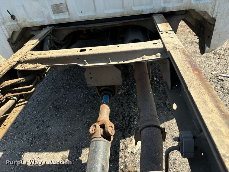 image for item LF9844 1999 Ford F450 Super Duty truck cab and chassis