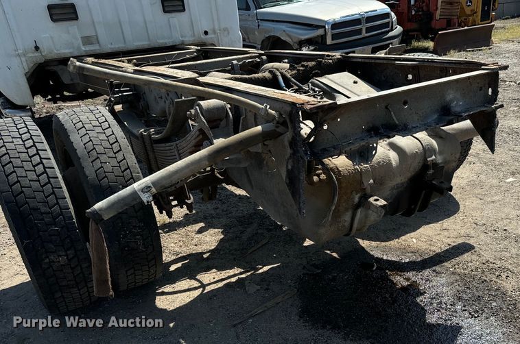 image for item LF9844 1999 Ford F450 Super Duty truck cab and chassis