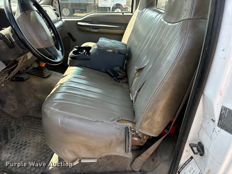 image for item LF9844 1999 Ford F450 Super Duty truck cab and chassis