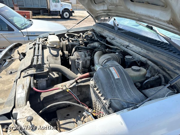 image for item LF9844 1999 Ford F450 Super Duty truck cab and chassis