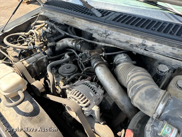 image for item LF9844 1999 Ford F450 Super Duty truck cab and chassis