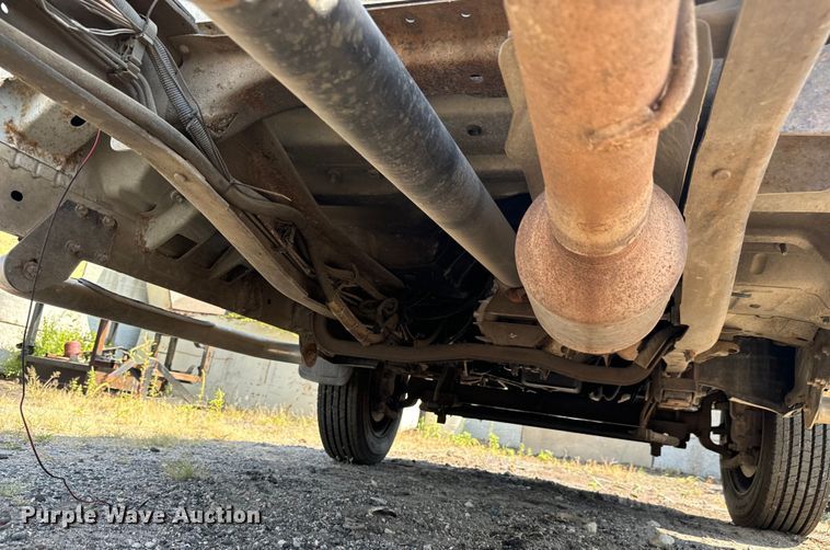 image for item LF9844 1999 Ford F450 Super Duty truck cab and chassis