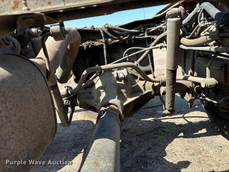 image for item LF9844 1999 Ford F450 Super Duty truck cab and chassis