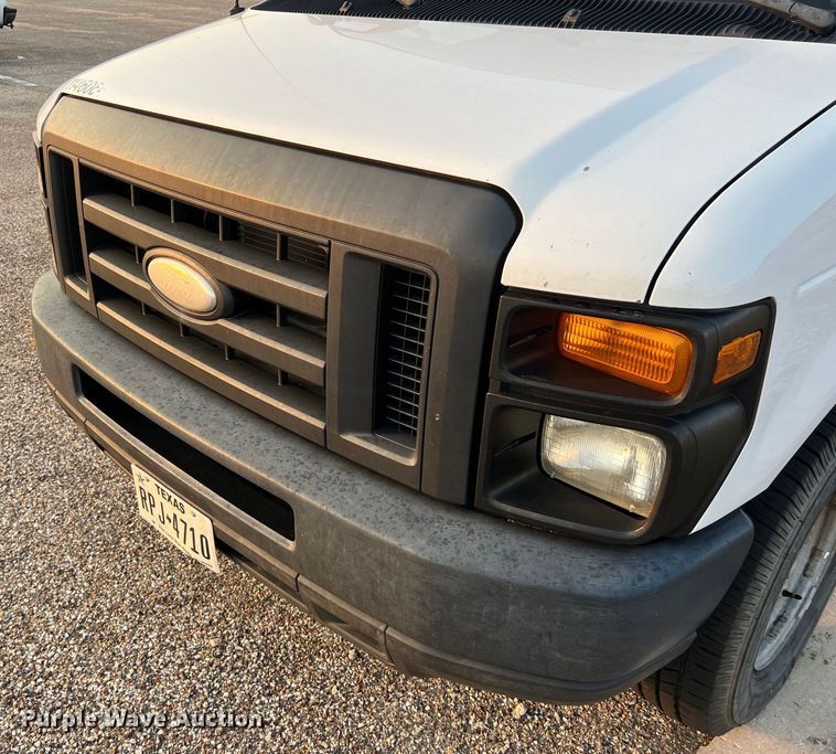 image for item LV9016 2014 Ford E150 van