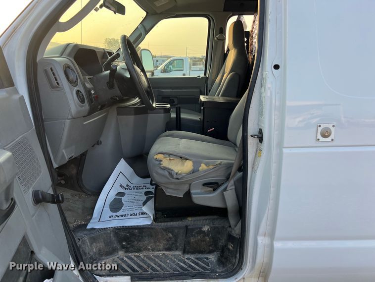 image for item LV9016 2014 Ford E150 van