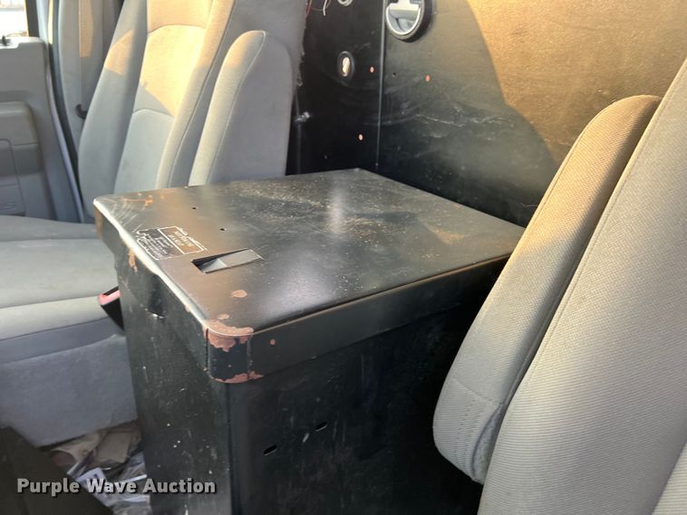 image for item LV9016 2014 Ford E150 van