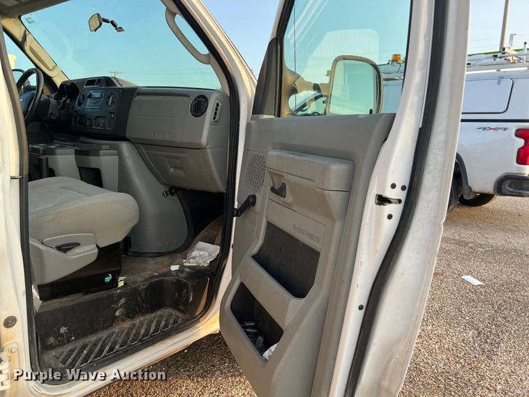 image for item LV9016 2014 Ford E150 van