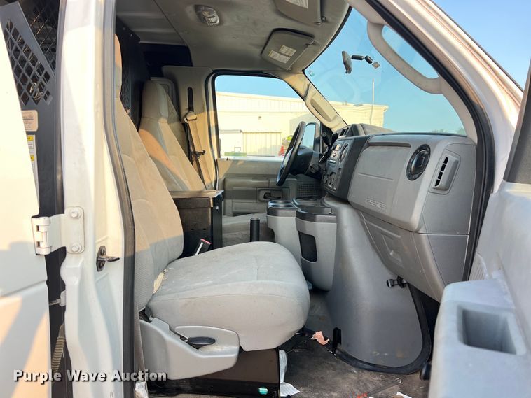 image for item LV9016 2014 Ford E150 van