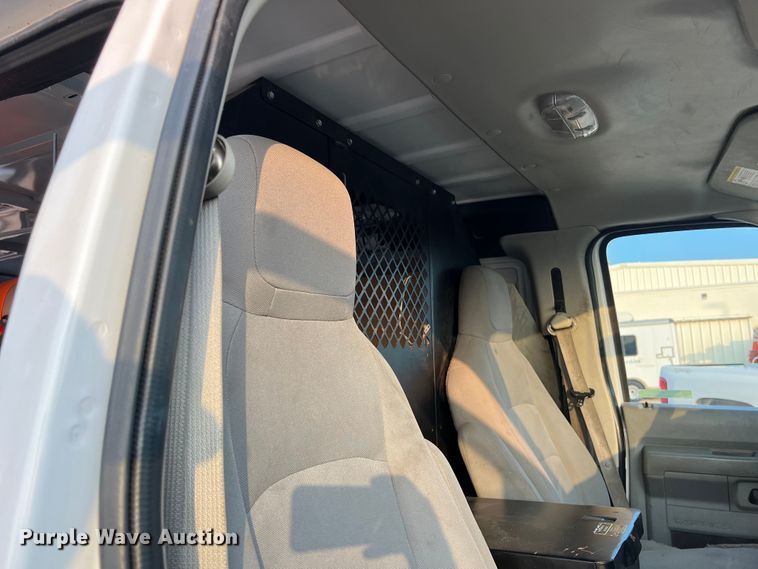 image for item LV9016 2014 Ford E150 van