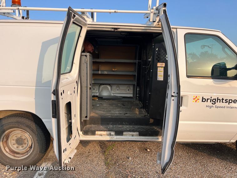 image for item LV9016 2014 Ford E150 van