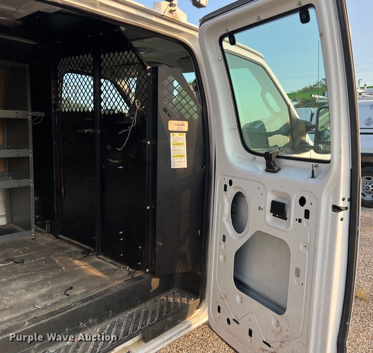 image for item LV9016 2014 Ford E150 van