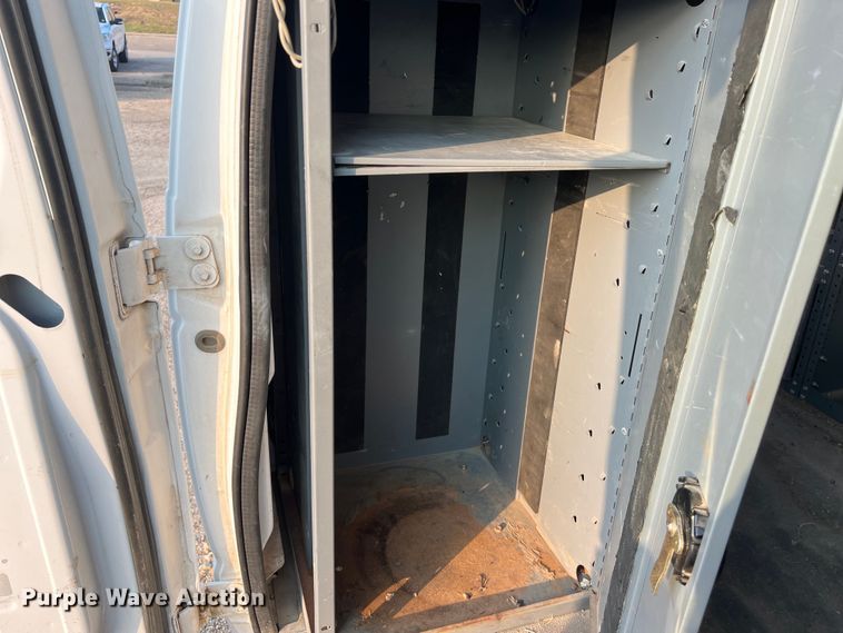 image for item LV9016 2014 Ford E150 van