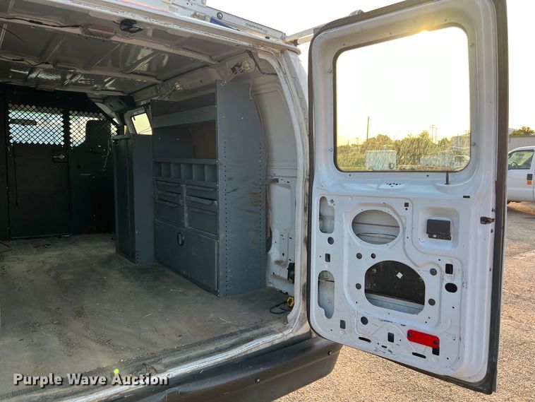 image for item LV9016 2014 Ford E150 van