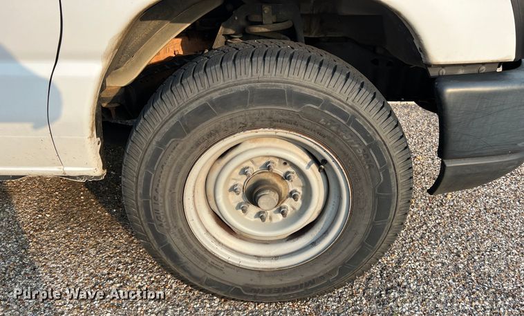 image for item LV9016 2014 Ford E150 van