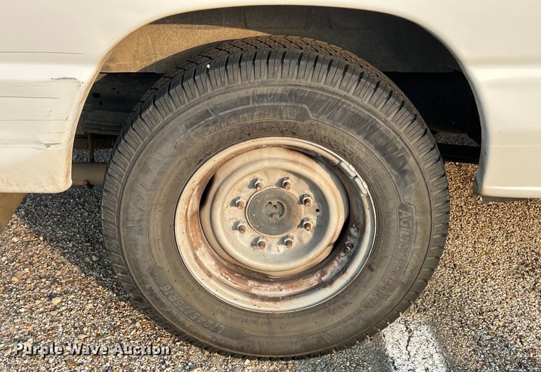 image for item LV9016 2014 Ford E150 van