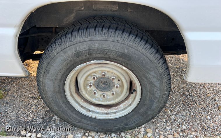 image for item LV9016 2014 Ford E150 van