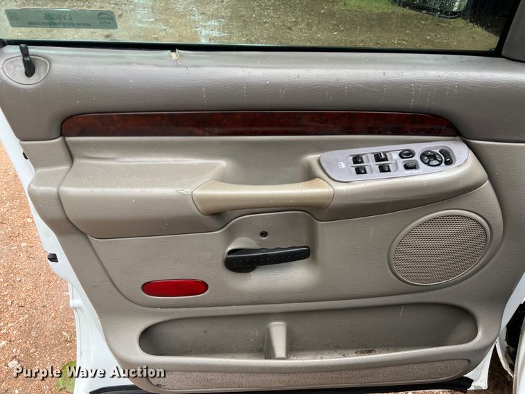 image for item LV9025 2003 Dodge Ram 3500 Quad Cab pickup truck