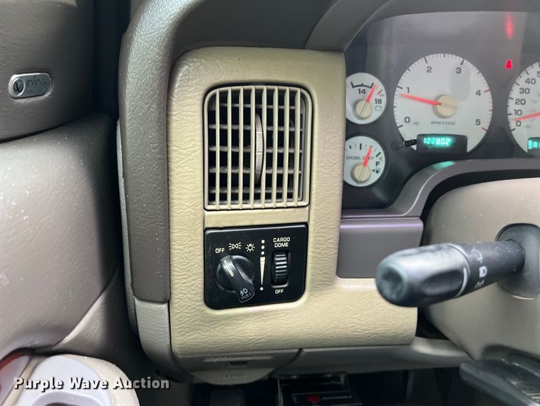 image for item LV9025 2003 Dodge Ram 3500 Quad Cab pickup truck