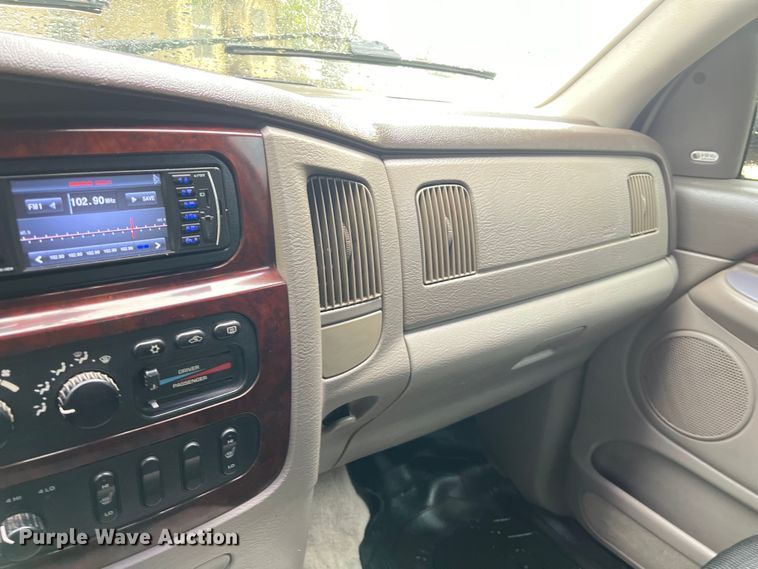 image for item LV9025 2003 Dodge Ram 3500 Quad Cab pickup truck