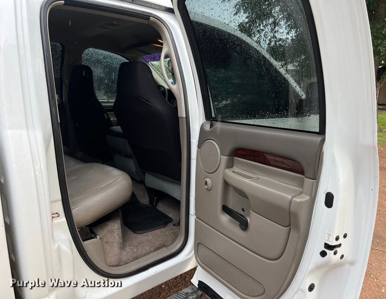 image for item LV9025 2003 Dodge Ram 3500 Quad Cab pickup truck