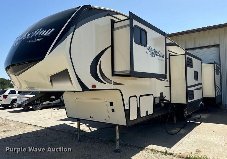 image for item NQ9643 2019 Reflection 311 camper