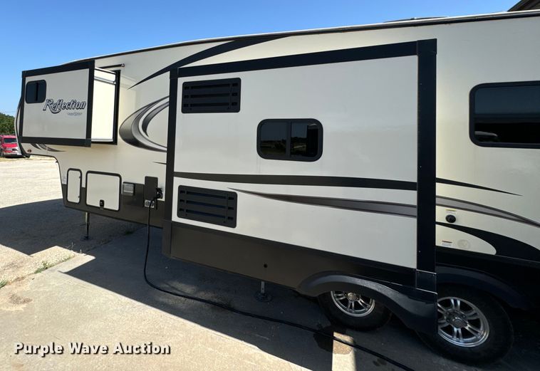 image for item NQ9643 2019 Reflection 311 camper