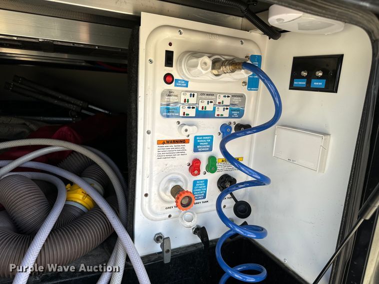 image for item NQ9643 2019 Reflection 311 camper