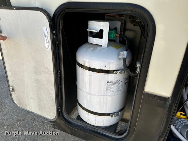 image for item NQ9643 2019 Reflection 311 camper