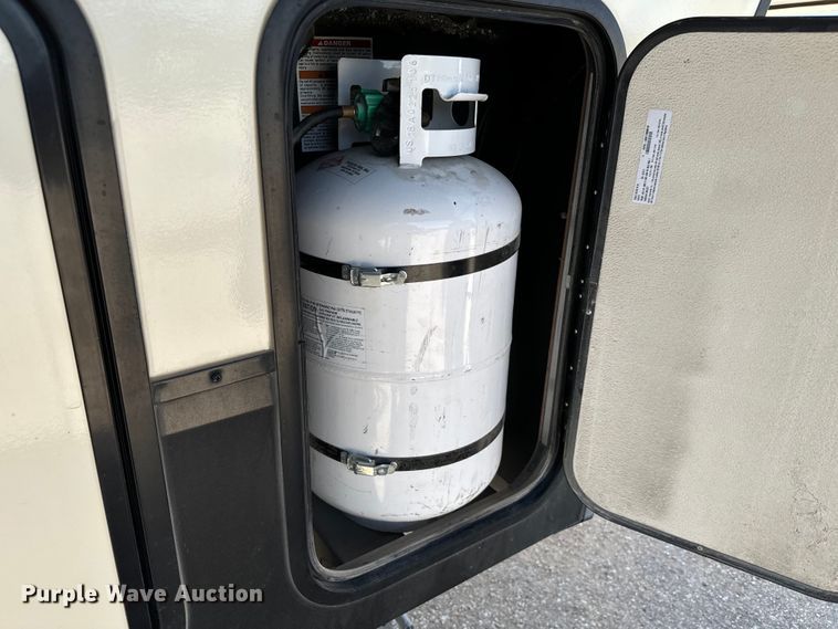 image for item NQ9643 2019 Reflection 311 camper