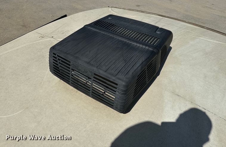 image for item NQ9643 2019 Reflection 311 camper