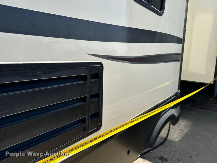 image for item NQ9643 2019 Reflection 311 camper