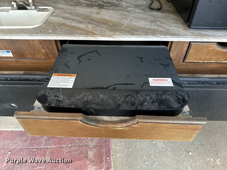 image for item NQ9643 2019 Reflection 311 camper