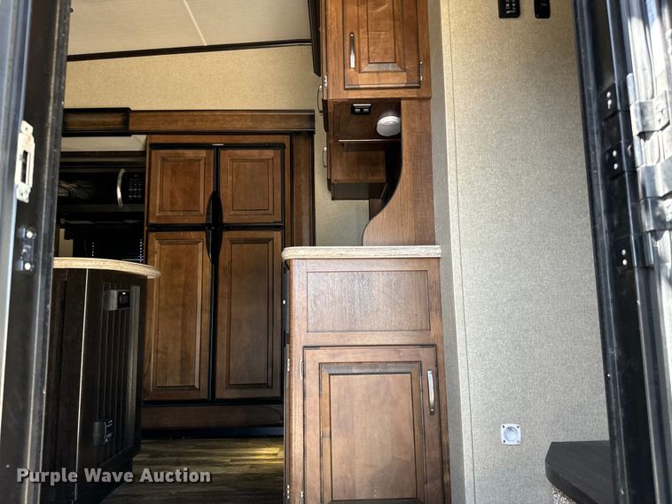 image for item NQ9643 2019 Reflection 311 camper