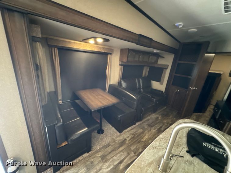 image for item NQ9643 2019 Reflection 311 camper