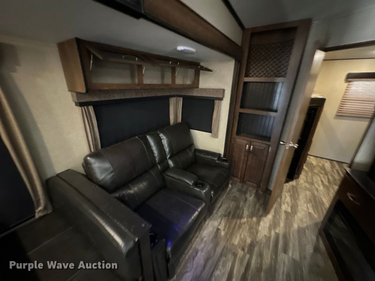 image for item NQ9643 2019 Reflection 311 camper