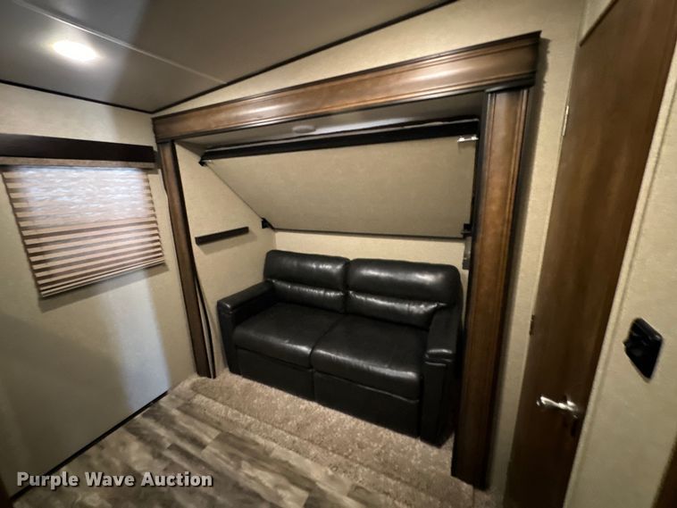 image for item NQ9643 2019 Reflection 311 camper